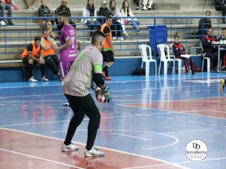 
<a style='margin-left: 5px;' class='btn btn-xs btn-social btn-facebook' href='https://www.facebook.com/sharer/sharer.php?u=https://www.boladovale.com.br/imgs/800-800-90/conteudo/fotos/1929/img1725.jpg' rel='popup' data-width='500' data-height='400'><i class='fa fa-facebook'></i>Compartilhar <span class='hidden-xs'>no Facebook</span>
</a> 
<a class='btn btn-default btn-xs' target='_blank' href='imgs/800-800-90/conteudo/fotos/1929/img1725.jpg'>
<span class='glyphicon glyphicon-cloud-download'></span> Salvar
</a> 
<span></span>