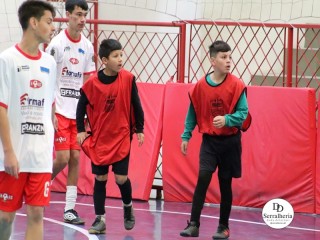 
<a style='margin-left: 5px;' class='btn btn-xs btn-social btn-facebook' href='https://www.facebook.com/sharer/sharer.php?u=https://www.boladovale.com.br/imgs/800-800-90/conteudo/fotos/1931/img1979.jpg' rel='popup' data-width='500' data-height='400'><i class='fa fa-facebook'></i>Compartilhar <span class='hidden-xs'>no Facebook</span>
</a> 
<a class='btn btn-default btn-xs' target='_blank' href='imgs/800-800-90/conteudo/fotos/1931/img1979.jpg'>
<span class='glyphicon glyphicon-cloud-download'></span> Salvar
</a> 
<span></span>