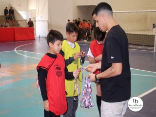 
<a style='margin-left: 5px;' class='btn btn-xs btn-social btn-facebook' href='https://www.facebook.com/sharer/sharer.php?u=https://www.boladovale.com.br/imgs/800-800-90/conteudo/fotos/1931/img2000.jpg' rel='popup' data-width='500' data-height='400'><i class='fa fa-facebook'></i>Compartilhar <span class='hidden-xs'>no Facebook</span>
</a> 
<a class='btn btn-default btn-xs' target='_blank' href='imgs/800-800-90/conteudo/fotos/1931/img2000.jpg'>
<span class='glyphicon glyphicon-cloud-download'></span> Salvar
</a> 
<span></span>