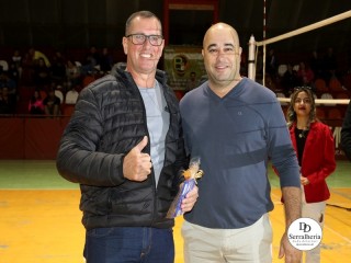 
<a style='margin-left: 5px;' class='btn btn-xs btn-social btn-facebook' href='https://www.facebook.com/sharer/sharer.php?u=https://www.boladovale.com.br/imgs/800-800-90/conteudo/fotos/1935/img2535.jpg' rel='popup' data-width='500' data-height='400'><i class='fa fa-facebook'></i>Compartilhar <span class='hidden-xs'>no Facebook</span>
</a> 
<a class='btn btn-default btn-xs' target='_blank' href='imgs/800-800-90/conteudo/fotos/1935/img2535.jpg'>
<span class='glyphicon glyphicon-cloud-download'></span> Salvar
</a> 
<span></span>