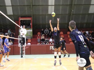 
<a style='margin-left: 5px;' class='btn btn-xs btn-social btn-facebook' href='https://www.facebook.com/sharer/sharer.php?u=https://www.boladovale.com.br/imgs/800-800-90/conteudo/fotos/1936/img2661.jpg' rel='popup' data-width='500' data-height='400'><i class='fa fa-facebook'></i>Compartilhar <span class='hidden-xs'>no Facebook</span>
</a> 
<a class='btn btn-default btn-xs' target='_blank' href='imgs/800-800-90/conteudo/fotos/1936/img2661.jpg'>
<span class='glyphicon glyphicon-cloud-download'></span> Salvar
</a> 
<span></span>