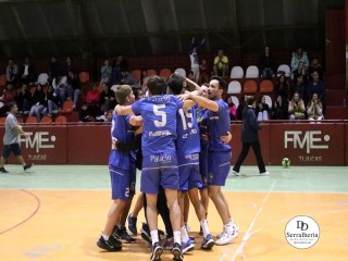 
<a style='margin-left: 5px;' class='btn btn-xs btn-social btn-facebook' href='https://www.facebook.com/sharer/sharer.php?u=https://www.boladovale.com.br/imgs/800-800-90/conteudo/fotos/1936/img2877.jpg' rel='popup' data-width='500' data-height='400'><i class='fa fa-facebook'></i>Compartilhar <span class='hidden-xs'>no Facebook</span>
</a> 
<a class='btn btn-default btn-xs' target='_blank' href='imgs/800-800-90/conteudo/fotos/1936/img2877.jpg'>
<span class='glyphicon glyphicon-cloud-download'></span> Salvar
</a> 
<span></span>