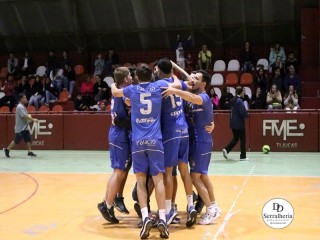 
<a style='margin-left: 5px;' class='btn btn-xs btn-social btn-facebook' href='https://www.facebook.com/sharer/sharer.php?u=https://www.boladovale.com.br/imgs/800-800-90/conteudo/fotos/1936/img2878.jpg' rel='popup' data-width='500' data-height='400'><i class='fa fa-facebook'></i>Compartilhar <span class='hidden-xs'>no Facebook</span>
</a> 
<a class='btn btn-default btn-xs' target='_blank' href='imgs/800-800-90/conteudo/fotos/1936/img2878.jpg'>
<span class='glyphicon glyphicon-cloud-download'></span> Salvar
</a> 
<span></span>