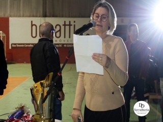
<a style='margin-left: 5px;' class='btn btn-xs btn-social btn-facebook' href='https://www.facebook.com/sharer/sharer.php?u=https://www.boladovale.com.br/imgs/800-800-90/conteudo/fotos/1937/img2893.jpg' rel='popup' data-width='500' data-height='400'><i class='fa fa-facebook'></i>Compartilhar <span class='hidden-xs'>no Facebook</span>
</a> 
<a class='btn btn-default btn-xs' target='_blank' href='imgs/800-800-90/conteudo/fotos/1937/img2893.jpg'>
<span class='glyphicon glyphicon-cloud-download'></span> Salvar
</a> 
<span></span>