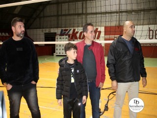 
<a style='margin-left: 5px;' class='btn btn-xs btn-social btn-facebook' href='https://www.facebook.com/sharer/sharer.php?u=https://www.boladovale.com.br/imgs/800-800-90/conteudo/fotos/1937/img2897.jpg' rel='popup' data-width='500' data-height='400'><i class='fa fa-facebook'></i>Compartilhar <span class='hidden-xs'>no Facebook</span>
</a> 
<a class='btn btn-default btn-xs' target='_blank' href='imgs/800-800-90/conteudo/fotos/1937/img2897.jpg'>
<span class='glyphicon glyphicon-cloud-download'></span> Salvar
</a> 
<span></span>