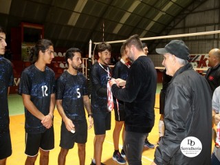 
<a style='margin-left: 5px;' class='btn btn-xs btn-social btn-facebook' href='https://www.facebook.com/sharer/sharer.php?u=https://www.boladovale.com.br/imgs/800-800-90/conteudo/fotos/1937/img2926.jpg' rel='popup' data-width='500' data-height='400'><i class='fa fa-facebook'></i>Compartilhar <span class='hidden-xs'>no Facebook</span>
</a> 
<a class='btn btn-default btn-xs' target='_blank' href='imgs/800-800-90/conteudo/fotos/1937/img2926.jpg'>
<span class='glyphicon glyphicon-cloud-download'></span> Salvar
</a> 
<span></span>