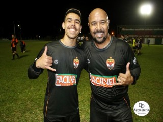 
<a style='margin-left: 5px;' class='btn btn-xs btn-social btn-facebook' href='https://www.facebook.com/sharer/sharer.php?u=https://www.boladovale.com.br/imgs/800-800-90/conteudo/fotos/1938/img3209.jpg' rel='popup' data-width='500' data-height='400'><i class='fa fa-facebook'></i>Compartilhar <span class='hidden-xs'>no Facebook</span>
</a> 
<a class='btn btn-default btn-xs' target='_blank' href='imgs/800-800-90/conteudo/fotos/1938/img3209.jpg'>
<span class='glyphicon glyphicon-cloud-download'></span> Salvar
</a> 
<span></span>