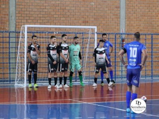 
<a style='margin-left: 5px;' class='btn btn-xs btn-social btn-facebook' href='https://www.facebook.com/sharer/sharer.php?u=https://www.boladovale.com.br/imgs/800-800-90/conteudo/fotos/1940/img3438.jpg' rel='popup' data-width='500' data-height='400'><i class='fa fa-facebook'></i>Compartilhar <span class='hidden-xs'>no Facebook</span>
</a> 
<a class='btn btn-default btn-xs' target='_blank' href='imgs/800-800-90/conteudo/fotos/1940/img3438.jpg'>
<span class='glyphicon glyphicon-cloud-download'></span> Salvar
</a> 
<span></span>