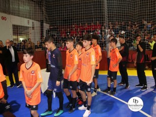 
<a style='margin-left: 5px;' class='btn btn-xs btn-social btn-facebook' href='https://www.facebook.com/sharer/sharer.php?u=https://www.boladovale.com.br/imgs/800-800-90/conteudo/fotos/1944/img3937.jpg' rel='popup' data-width='500' data-height='400'><i class='fa fa-facebook'></i>Compartilhar <span class='hidden-xs'>no Facebook</span>
</a> 
<a class='btn btn-default btn-xs' target='_blank' href='imgs/800-800-90/conteudo/fotos/1944/img3937.jpg'>
<span class='glyphicon glyphicon-cloud-download'></span> Salvar
</a> 
<span></span>