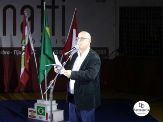 
<a style='margin-left: 5px;' class='btn btn-xs btn-social btn-facebook' href='https://www.facebook.com/sharer/sharer.php?u=https://www.boladovale.com.br/imgs/800-800-90/conteudo/fotos/1945/img3668.jpg' rel='popup' data-width='500' data-height='400'><i class='fa fa-facebook'></i>Compartilhar <span class='hidden-xs'>no Facebook</span>
</a> 
<a class='btn btn-default btn-xs' target='_blank' href='imgs/800-800-90/conteudo/fotos/1945/img3668.jpg'>
<span class='glyphicon glyphicon-cloud-download'></span> Salvar
</a> 
<span></span>