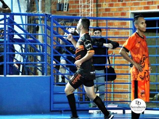 
<a style='margin-left: 5px;' class='btn btn-xs btn-social btn-facebook' href='https://www.facebook.com/sharer/sharer.php?u=https://www.boladovale.com.br/imgs/800-800-90/conteudo/fotos/1954/img4924.jpg' rel='popup' data-width='500' data-height='400'><i class='fa fa-facebook'></i>Compartilhar <span class='hidden-xs'>no Facebook</span>
</a> 
<a class='btn btn-default btn-xs' target='_blank' href='imgs/800-800-90/conteudo/fotos/1954/img4924.jpg'>
<span class='glyphicon glyphicon-cloud-download'></span> Salvar
</a> 
<span></span>