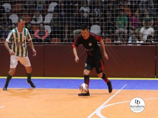 
<a style='margin-left: 5px;' class='btn btn-xs btn-social btn-facebook' href='https://www.facebook.com/sharer/sharer.php?u=https://www.boladovale.com.br/imgs/800-800-90/conteudo/fotos/1959/img5309.jpg' rel='popup' data-width='500' data-height='400'><i class='fa fa-facebook'></i>Compartilhar <span class='hidden-xs'>no Facebook</span>
</a> 
<a class='btn btn-default btn-xs' target='_blank' href='imgs/800-800-90/conteudo/fotos/1959/img5309.jpg'>
<span class='glyphicon glyphicon-cloud-download'></span> Salvar
</a> 
<span></span>