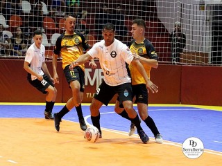
<a style='margin-left: 5px;' class='btn btn-xs btn-social btn-facebook' href='https://www.facebook.com/sharer/sharer.php?u=https://www.boladovale.com.br/imgs/800-800-90/conteudo/fotos/1962/img5784.jpg' rel='popup' data-width='500' data-height='400'><i class='fa fa-facebook'></i>Compartilhar <span class='hidden-xs'>no Facebook</span>
</a> 
<a class='btn btn-default btn-xs' target='_blank' href='imgs/800-800-90/conteudo/fotos/1962/img5784.jpg'>
<span class='glyphicon glyphicon-cloud-download'></span> Salvar
</a> 
<span></span>