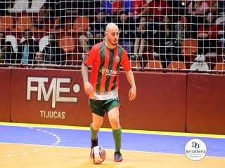 
<a style='margin-left: 5px;' class='btn btn-xs btn-social btn-facebook' href='https://www.facebook.com/sharer/sharer.php?u=https://www.boladovale.com.br/imgs/800-800-90/conteudo/fotos/1963/img5876.jpg' rel='popup' data-width='500' data-height='400'><i class='fa fa-facebook'></i>Compartilhar <span class='hidden-xs'>no Facebook</span>
</a> 
<a class='btn btn-default btn-xs' target='_blank' href='imgs/800-800-90/conteudo/fotos/1963/img5876.jpg'>
<span class='glyphicon glyphicon-cloud-download'></span> Salvar
</a> 
<span></span>