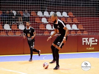 
<a style='margin-left: 5px;' class='btn btn-xs btn-social btn-facebook' href='https://www.facebook.com/sharer/sharer.php?u=https://www.boladovale.com.br/imgs/800-800-90/conteudo/fotos/1966/img5914.jpg' rel='popup' data-width='500' data-height='400'><i class='fa fa-facebook'></i>Compartilhar <span class='hidden-xs'>no Facebook</span>
</a> 
<a class='btn btn-default btn-xs' target='_blank' href='imgs/800-800-90/conteudo/fotos/1966/img5914.jpg'>
<span class='glyphicon glyphicon-cloud-download'></span> Salvar
</a> 
<span></span>