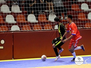 
<a style='margin-left: 5px;' class='btn btn-xs btn-social btn-facebook' href='https://www.facebook.com/sharer/sharer.php?u=https://www.boladovale.com.br/imgs/800-800-90/conteudo/fotos/1968/img6224.jpg' rel='popup' data-width='500' data-height='400'><i class='fa fa-facebook'></i>Compartilhar <span class='hidden-xs'>no Facebook</span>
</a> 
<a class='btn btn-default btn-xs' target='_blank' href='imgs/800-800-90/conteudo/fotos/1968/img6224.jpg'>
<span class='glyphicon glyphicon-cloud-download'></span> Salvar
</a> 
<span></span>