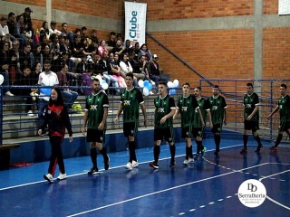 
<a style='margin-left: 5px;' class='btn btn-xs btn-social btn-facebook' href='https://www.facebook.com/sharer/sharer.php?u=https://www.boladovale.com.br/imgs/800-800-90/conteudo/fotos/1970/img6494.jpg' rel='popup' data-width='500' data-height='400'><i class='fa fa-facebook'></i>Compartilhar <span class='hidden-xs'>no Facebook</span>
</a> 
<a class='btn btn-default btn-xs' target='_blank' href='imgs/800-800-90/conteudo/fotos/1970/img6494.jpg'>
<span class='glyphicon glyphicon-cloud-download'></span> Salvar
</a> 
<span></span>