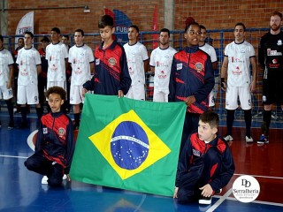 
<a style='margin-left: 5px;' class='btn btn-xs btn-social btn-facebook' href='https://www.facebook.com/sharer/sharer.php?u=https://www.boladovale.com.br/imgs/800-800-90/conteudo/fotos/1970/img6508.jpg' rel='popup' data-width='500' data-height='400'><i class='fa fa-facebook'></i>Compartilhar <span class='hidden-xs'>no Facebook</span>
</a> 
<a class='btn btn-default btn-xs' target='_blank' href='imgs/800-800-90/conteudo/fotos/1970/img6508.jpg'>
<span class='glyphicon glyphicon-cloud-download'></span> Salvar
</a> 
<span></span>