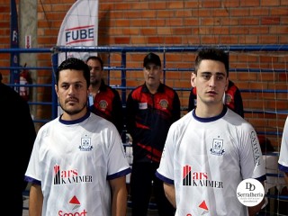 
<a style='margin-left: 5px;' class='btn btn-xs btn-social btn-facebook' href='https://www.facebook.com/sharer/sharer.php?u=https://www.boladovale.com.br/imgs/800-800-90/conteudo/fotos/1970/img6511.jpg' rel='popup' data-width='500' data-height='400'><i class='fa fa-facebook'></i>Compartilhar <span class='hidden-xs'>no Facebook</span>
</a> 
<a class='btn btn-default btn-xs' target='_blank' href='imgs/800-800-90/conteudo/fotos/1970/img6511.jpg'>
<span class='glyphicon glyphicon-cloud-download'></span> Salvar
</a> 
<span></span>