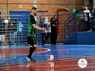 
<a style='margin-left: 5px;' class='btn btn-xs btn-social btn-facebook' href='https://www.facebook.com/sharer/sharer.php?u=https://www.boladovale.com.br/imgs/800-800-90/conteudo/fotos/1970/img6619.jpg' rel='popup' data-width='500' data-height='400'><i class='fa fa-facebook'></i>Compartilhar <span class='hidden-xs'>no Facebook</span>
</a> 
<a class='btn btn-default btn-xs' target='_blank' href='imgs/800-800-90/conteudo/fotos/1970/img6619.jpg'>
<span class='glyphicon glyphicon-cloud-download'></span> Salvar
</a> 
<span></span>