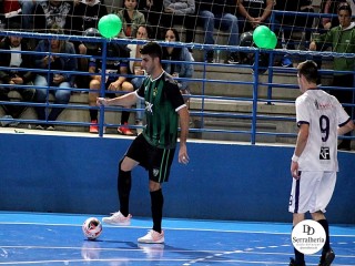 
<a style='margin-left: 5px;' class='btn btn-xs btn-social btn-facebook' href='https://www.facebook.com/sharer/sharer.php?u=https://www.boladovale.com.br/imgs/800-800-90/conteudo/fotos/1970/img6684.jpg' rel='popup' data-width='500' data-height='400'><i class='fa fa-facebook'></i>Compartilhar <span class='hidden-xs'>no Facebook</span>
</a> 
<a class='btn btn-default btn-xs' target='_blank' href='imgs/800-800-90/conteudo/fotos/1970/img6684.jpg'>
<span class='glyphicon glyphicon-cloud-download'></span> Salvar
</a> 
<span></span>
