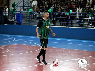 
<a style='margin-left: 5px;' class='btn btn-xs btn-social btn-facebook' href='https://www.facebook.com/sharer/sharer.php?u=https://www.boladovale.com.br/imgs/800-800-90/conteudo/fotos/1970/img6704.jpg' rel='popup' data-width='500' data-height='400'><i class='fa fa-facebook'></i>Compartilhar <span class='hidden-xs'>no Facebook</span>
</a> 
<a class='btn btn-default btn-xs' target='_blank' href='imgs/800-800-90/conteudo/fotos/1970/img6704.jpg'>
<span class='glyphicon glyphicon-cloud-download'></span> Salvar
</a> 
<span></span>