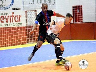 
<a style='margin-left: 5px;' class='btn btn-xs btn-social btn-facebook' href='https://www.facebook.com/sharer/sharer.php?u=https://www.boladovale.com.br/imgs/800-800-90/conteudo/fotos/1972/img6656.jpg' rel='popup' data-width='500' data-height='400'><i class='fa fa-facebook'></i>Compartilhar <span class='hidden-xs'>no Facebook</span>
</a> 
<a class='btn btn-default btn-xs' target='_blank' href='imgs/800-800-90/conteudo/fotos/1972/img6656.jpg'>
<span class='glyphicon glyphicon-cloud-download'></span> Salvar
</a> 
<span></span>