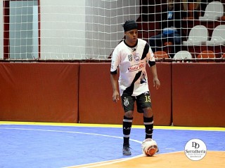 
<a style='margin-left: 5px;' class='btn btn-xs btn-social btn-facebook' href='https://www.facebook.com/sharer/sharer.php?u=https://www.boladovale.com.br/imgs/800-800-90/conteudo/fotos/1972/img6742.jpg' rel='popup' data-width='500' data-height='400'><i class='fa fa-facebook'></i>Compartilhar <span class='hidden-xs'>no Facebook</span>
</a> 
<a class='btn btn-default btn-xs' target='_blank' href='imgs/800-800-90/conteudo/fotos/1972/img6742.jpg'>
<span class='glyphicon glyphicon-cloud-download'></span> Salvar
</a> 
<span></span>