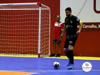 
<a style='margin-left: 5px;' class='btn btn-xs btn-social btn-facebook' href='https://www.facebook.com/sharer/sharer.php?u=https://www.boladovale.com.br/imgs/800-800-90/conteudo/fotos/1975/img6948.jpg' rel='popup' data-width='500' data-height='400'><i class='fa fa-facebook'></i>Compartilhar <span class='hidden-xs'>no Facebook</span>
</a> 
<a class='btn btn-default btn-xs' target='_blank' href='imgs/800-800-90/conteudo/fotos/1975/img6948.jpg'>
<span class='glyphicon glyphicon-cloud-download'></span> Salvar
</a> 
<span></span>