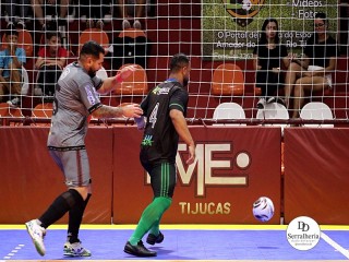 
<a style='margin-left: 5px;' class='btn btn-xs btn-social btn-facebook' href='https://www.facebook.com/sharer/sharer.php?u=https://www.boladovale.com.br/imgs/800-800-90/conteudo/fotos/1976/img7176.jpg' rel='popup' data-width='500' data-height='400'><i class='fa fa-facebook'></i>Compartilhar <span class='hidden-xs'>no Facebook</span>
</a> 
<a class='btn btn-default btn-xs' target='_blank' href='imgs/800-800-90/conteudo/fotos/1976/img7176.jpg'>
<span class='glyphicon glyphicon-cloud-download'></span> Salvar
</a> 
<span></span>