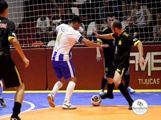 
<a style='margin-left: 5px;' class='btn btn-xs btn-social btn-facebook' href='https://www.facebook.com/sharer/sharer.php?u=https://www.boladovale.com.br/imgs/800-800-90/conteudo/fotos/1977/img7335.jpg' rel='popup' data-width='500' data-height='400'><i class='fa fa-facebook'></i>Compartilhar <span class='hidden-xs'>no Facebook</span>
</a> 
<a class='btn btn-default btn-xs' target='_blank' href='imgs/800-800-90/conteudo/fotos/1977/img7335.jpg'>
<span class='glyphicon glyphicon-cloud-download'></span> Salvar
</a> 
<span></span>