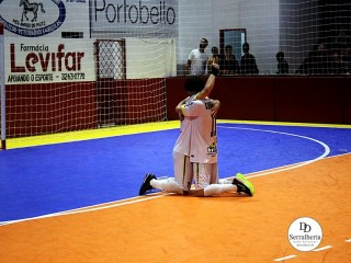 
<a style='margin-left: 5px;' class='btn btn-xs btn-social btn-facebook' href='https://www.facebook.com/sharer/sharer.php?u=https://www.boladovale.com.br/imgs/800-800-90/conteudo/fotos/1978/img7514.jpg' rel='popup' data-width='500' data-height='400'><i class='fa fa-facebook'></i>Compartilhar <span class='hidden-xs'>no Facebook</span>
</a> 
<a class='btn btn-default btn-xs' target='_blank' href='imgs/800-800-90/conteudo/fotos/1978/img7514.jpg'>
<span class='glyphicon glyphicon-cloud-download'></span> Salvar
</a> 
<span></span>