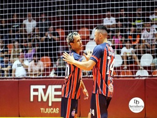 
<a style='margin-left: 5px;' class='btn btn-xs btn-social btn-facebook' href='https://www.facebook.com/sharer/sharer.php?u=https://www.boladovale.com.br/imgs/800-800-90/conteudo/fotos/1979/img7582.jpg' rel='popup' data-width='500' data-height='400'><i class='fa fa-facebook'></i>Compartilhar <span class='hidden-xs'>no Facebook</span>
</a> 
<a class='btn btn-default btn-xs' target='_blank' href='imgs/800-800-90/conteudo/fotos/1979/img7582.jpg'>
<span class='glyphicon glyphicon-cloud-download'></span> Salvar
</a> 
<span></span>