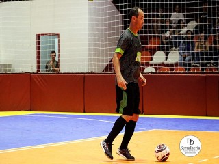 
<a style='margin-left: 5px;' class='btn btn-xs btn-social btn-facebook' href='https://www.facebook.com/sharer/sharer.php?u=https://www.boladovale.com.br/imgs/800-800-90/conteudo/fotos/1980/img7776.jpg' rel='popup' data-width='500' data-height='400'><i class='fa fa-facebook'></i>Compartilhar <span class='hidden-xs'>no Facebook</span>
</a> 
<a class='btn btn-default btn-xs' target='_blank' href='imgs/800-800-90/conteudo/fotos/1980/img7776.jpg'>
<span class='glyphicon glyphicon-cloud-download'></span> Salvar
</a> 
<span></span>