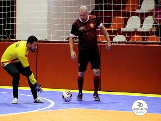 
<a style='margin-left: 5px;' class='btn btn-xs btn-social btn-facebook' href='https://www.facebook.com/sharer/sharer.php?u=https://www.boladovale.com.br/imgs/800-800-90/conteudo/fotos/1981/img7879.jpg' rel='popup' data-width='500' data-height='400'><i class='fa fa-facebook'></i>Compartilhar <span class='hidden-xs'>no Facebook</span>
</a> 
<a class='btn btn-default btn-xs' target='_blank' href='imgs/800-800-90/conteudo/fotos/1981/img7879.jpg'>
<span class='glyphicon glyphicon-cloud-download'></span> Salvar
</a> 
<span></span>
