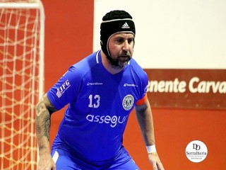 
<a style='margin-left: 5px;' class='btn btn-xs btn-social btn-facebook' href='https://www.facebook.com/sharer/sharer.php?u=https://www.boladovale.com.br/imgs/800-800-90/conteudo/fotos/1982/img8044.jpg' rel='popup' data-width='500' data-height='400'><i class='fa fa-facebook'></i>Compartilhar <span class='hidden-xs'>no Facebook</span>
</a> 
<a class='btn btn-default btn-xs' target='_blank' href='imgs/800-800-90/conteudo/fotos/1982/img8044.jpg'>
<span class='glyphicon glyphicon-cloud-download'></span> Salvar
</a> 
<span></span>