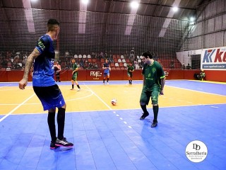 
<a style='margin-left: 5px;' class='btn btn-xs btn-social btn-facebook' href='https://www.facebook.com/sharer/sharer.php?u=https://www.boladovale.com.br/imgs/800-800-90/conteudo/fotos/1983/img8293.jpg' rel='popup' data-width='500' data-height='400'><i class='fa fa-facebook'></i>Compartilhar <span class='hidden-xs'>no Facebook</span>
</a> 
<a class='btn btn-default btn-xs' target='_blank' href='imgs/800-800-90/conteudo/fotos/1983/img8293.jpg'>
<span class='glyphicon glyphicon-cloud-download'></span> Salvar
</a> 
<span></span>