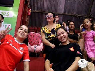
<a style='margin-left: 5px;' class='btn btn-xs btn-social btn-facebook' href='https://www.facebook.com/sharer/sharer.php?u=https://www.boladovale.com.br/imgs/800-800-90/conteudo/fotos/1986/img8635.jpg' rel='popup' data-width='500' data-height='400'><i class='fa fa-facebook'></i>Compartilhar <span class='hidden-xs'>no Facebook</span>
</a> 
<a class='btn btn-default btn-xs' target='_blank' href='imgs/800-800-90/conteudo/fotos/1986/img8635.jpg'>
<span class='glyphicon glyphicon-cloud-download'></span> Salvar
</a> 
<span></span>