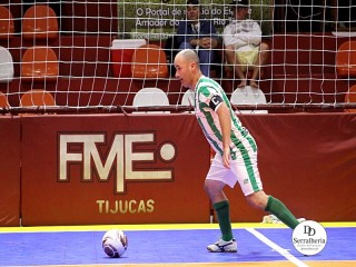 
<a style='margin-left: 5px;' class='btn btn-xs btn-social btn-facebook' href='https://www.facebook.com/sharer/sharer.php?u=https://www.boladovale.com.br/imgs/800-800-90/conteudo/fotos/1987/img8728.jpg' rel='popup' data-width='500' data-height='400'><i class='fa fa-facebook'></i>Compartilhar <span class='hidden-xs'>no Facebook</span>
</a> 
<a class='btn btn-default btn-xs' target='_blank' href='imgs/800-800-90/conteudo/fotos/1987/img8728.jpg'>
<span class='glyphicon glyphicon-cloud-download'></span> Salvar
</a> 
<span></span>