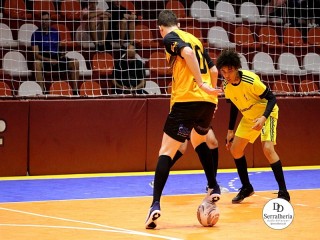 
<a style='margin-left: 5px;' class='btn btn-xs btn-social btn-facebook' href='https://www.facebook.com/sharer/sharer.php?u=https://www.boladovale.com.br/imgs/800-800-90/conteudo/fotos/1989/img9018.jpg' rel='popup' data-width='500' data-height='400'><i class='fa fa-facebook'></i>Compartilhar <span class='hidden-xs'>no Facebook</span>
</a> 
<a class='btn btn-default btn-xs' target='_blank' href='imgs/800-800-90/conteudo/fotos/1989/img9018.jpg'>
<span class='glyphicon glyphicon-cloud-download'></span> Salvar
</a> 
<span></span>