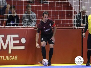 
<a style='margin-left: 5px;' class='btn btn-xs btn-social btn-facebook' href='https://www.facebook.com/sharer/sharer.php?u=https://www.boladovale.com.br/imgs/800-800-90/conteudo/fotos/1991/img9273.jpg' rel='popup' data-width='500' data-height='400'><i class='fa fa-facebook'></i>Compartilhar <span class='hidden-xs'>no Facebook</span>
</a> 
<a class='btn btn-default btn-xs' target='_blank' href='imgs/800-800-90/conteudo/fotos/1991/img9273.jpg'>
<span class='glyphicon glyphicon-cloud-download'></span> Salvar
</a> 
<span></span>