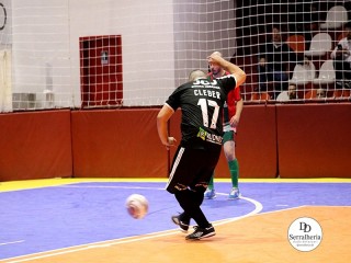 
<a style='margin-left: 5px;' class='btn btn-xs btn-social btn-facebook' href='https://www.facebook.com/sharer/sharer.php?u=https://www.boladovale.com.br/imgs/800-800-90/conteudo/fotos/1993/img9659.jpg' rel='popup' data-width='500' data-height='400'><i class='fa fa-facebook'></i>Compartilhar <span class='hidden-xs'>no Facebook</span>
</a> 
<a class='btn btn-default btn-xs' target='_blank' href='imgs/800-800-90/conteudo/fotos/1993/img9659.jpg'>
<span class='glyphicon glyphicon-cloud-download'></span> Salvar
</a> 
<span></span>