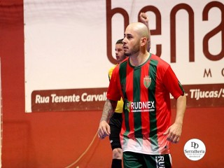 
<a style='margin-left: 5px;' class='btn btn-xs btn-social btn-facebook' href='https://www.facebook.com/sharer/sharer.php?u=https://www.boladovale.com.br/imgs/800-800-90/conteudo/fotos/1993/img9663.jpg' rel='popup' data-width='500' data-height='400'><i class='fa fa-facebook'></i>Compartilhar <span class='hidden-xs'>no Facebook</span>
</a> 
<a class='btn btn-default btn-xs' target='_blank' href='imgs/800-800-90/conteudo/fotos/1993/img9663.jpg'>
<span class='glyphicon glyphicon-cloud-download'></span> Salvar
</a> 
<span></span>