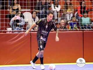 
<a style='margin-left: 5px;' class='btn btn-xs btn-social btn-facebook' href='https://www.facebook.com/sharer/sharer.php?u=https://www.boladovale.com.br/imgs/800-800-90/conteudo/fotos/1997/img0240.jpg' rel='popup' data-width='500' data-height='400'><i class='fa fa-facebook'></i>Compartilhar <span class='hidden-xs'>no Facebook</span>
</a> 
<a class='btn btn-default btn-xs' target='_blank' href='imgs/800-800-90/conteudo/fotos/1997/img0240.jpg'>
<span class='glyphicon glyphicon-cloud-download'></span> Salvar
</a> 
<span></span>