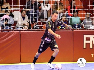 
<a style='margin-left: 5px;' class='btn btn-xs btn-social btn-facebook' href='https://www.facebook.com/sharer/sharer.php?u=https://www.boladovale.com.br/imgs/800-800-90/conteudo/fotos/1997/img0241.jpg' rel='popup' data-width='500' data-height='400'><i class='fa fa-facebook'></i>Compartilhar <span class='hidden-xs'>no Facebook</span>
</a> 
<a class='btn btn-default btn-xs' target='_blank' href='imgs/800-800-90/conteudo/fotos/1997/img0241.jpg'>
<span class='glyphicon glyphicon-cloud-download'></span> Salvar
</a> 
<span></span>