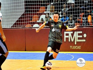 
<a style='margin-left: 5px;' class='btn btn-xs btn-social btn-facebook' href='https://www.facebook.com/sharer/sharer.php?u=https://www.boladovale.com.br/imgs/800-800-90/conteudo/fotos/1999/img8067.jpg' rel='popup' data-width='500' data-height='400'><i class='fa fa-facebook'></i>Compartilhar <span class='hidden-xs'>no Facebook</span>
</a> 
<a class='btn btn-default btn-xs' target='_blank' href='imgs/800-800-90/conteudo/fotos/1999/img8067.jpg'>
<span class='glyphicon glyphicon-cloud-download'></span> Salvar
</a> 
<span></span>