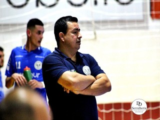 
<a style='margin-left: 5px;' class='btn btn-xs btn-social btn-facebook' href='https://www.facebook.com/sharer/sharer.php?u=https://www.boladovale.com.br/imgs/800-800-90/conteudo/fotos/2000/img8235.jpg' rel='popup' data-width='500' data-height='400'><i class='fa fa-facebook'></i>Compartilhar <span class='hidden-xs'>no Facebook</span>
</a> 
<a class='btn btn-default btn-xs' target='_blank' href='imgs/800-800-90/conteudo/fotos/2000/img8235.jpg'>
<span class='glyphicon glyphicon-cloud-download'></span> Salvar
</a> 
<span></span>