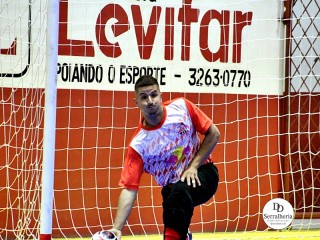 
<a style='margin-left: 5px;' class='btn btn-xs btn-social btn-facebook' href='https://www.facebook.com/sharer/sharer.php?u=https://www.boladovale.com.br/imgs/800-800-90/conteudo/fotos/2001/img8272.jpg' rel='popup' data-width='500' data-height='400'><i class='fa fa-facebook'></i>Compartilhar <span class='hidden-xs'>no Facebook</span>
</a> 
<a class='btn btn-default btn-xs' target='_blank' href='imgs/800-800-90/conteudo/fotos/2001/img8272.jpg'>
<span class='glyphicon glyphicon-cloud-download'></span> Salvar
</a> 
<span></span>