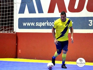 
<a style='margin-left: 5px;' class='btn btn-xs btn-social btn-facebook' href='https://www.facebook.com/sharer/sharer.php?u=https://www.boladovale.com.br/imgs/800-800-90/conteudo/fotos/2002/img8443.jpg' rel='popup' data-width='500' data-height='400'><i class='fa fa-facebook'></i>Compartilhar <span class='hidden-xs'>no Facebook</span>
</a> 
<a class='btn btn-default btn-xs' target='_blank' href='imgs/800-800-90/conteudo/fotos/2002/img8443.jpg'>
<span class='glyphicon glyphicon-cloud-download'></span> Salvar
</a> 
<span></span>