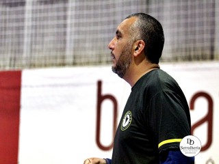 
<a style='margin-left: 5px;' class='btn btn-xs btn-social btn-facebook' href='https://www.facebook.com/sharer/sharer.php?u=https://www.boladovale.com.br/imgs/800-800-90/conteudo/fotos/2004/img8708.jpg' rel='popup' data-width='500' data-height='400'><i class='fa fa-facebook'></i>Compartilhar <span class='hidden-xs'>no Facebook</span>
</a> 
<a class='btn btn-default btn-xs' target='_blank' href='imgs/800-800-90/conteudo/fotos/2004/img8708.jpg'>
<span class='glyphicon glyphicon-cloud-download'></span> Salvar
</a> 
<span></span>